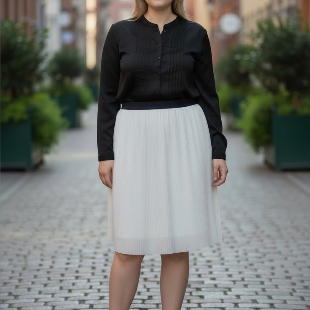 NWT ISSAC MIZRAHI IMNYC Women's Ivory Pleated Skirt with black waist band XL